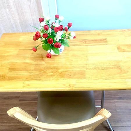 Cozy Homestay With Large Bed, Private Bathroom, Large Balcony Hanoi Bagian luar foto
