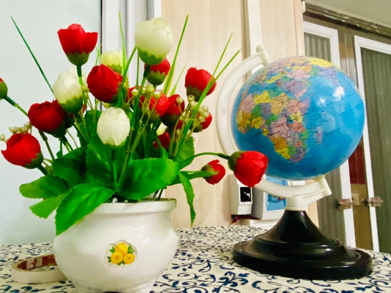 Cozy Homestay With Large Bed, Private Bathroom, Large Balcony Hanoi Bagian luar foto