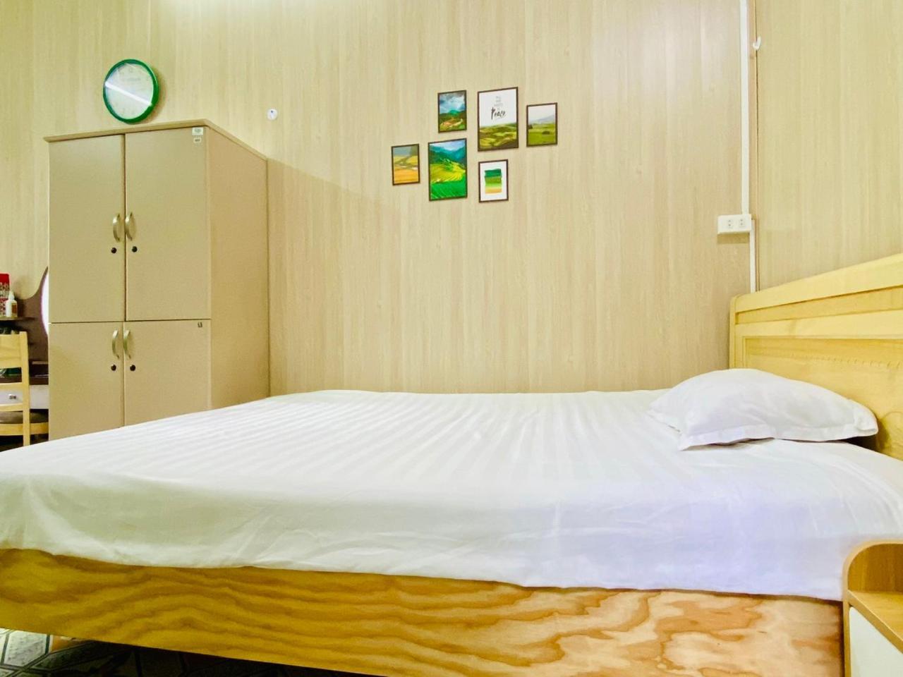 Cozy Homestay With Large Bed, Private Bathroom, Large Balcony Hanoi Bagian luar foto