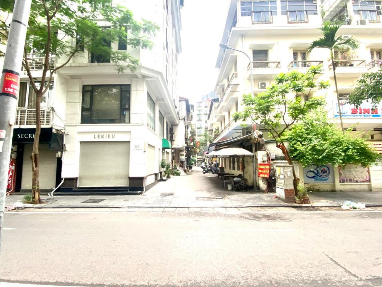 Cozy Homestay With Large Bed, Private Bathroom, Large Balcony Hanoi Bagian luar foto