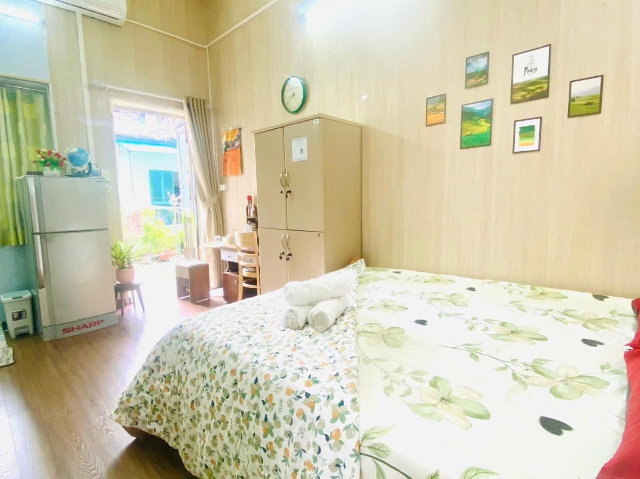 Cozy Homestay With Large Bed, Private Bathroom, Large Balcony Hanoi Bagian luar foto