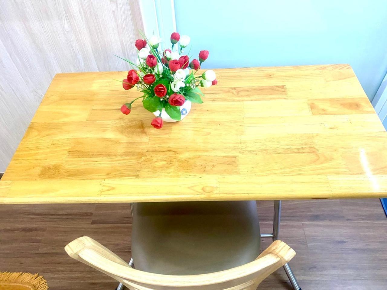 Cozy Homestay With Large Bed, Private Bathroom, Large Balcony Hanoi Bagian luar foto